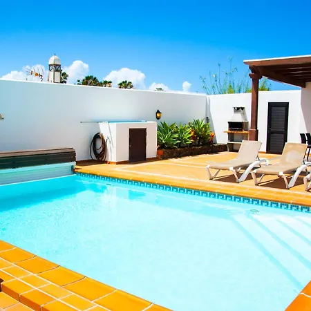 Conil With Heated Pool And Air Conditioning * Playa Blanca