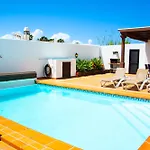 Conil With Heated Pool And Air Conditioning * 普拉亚布兰卡