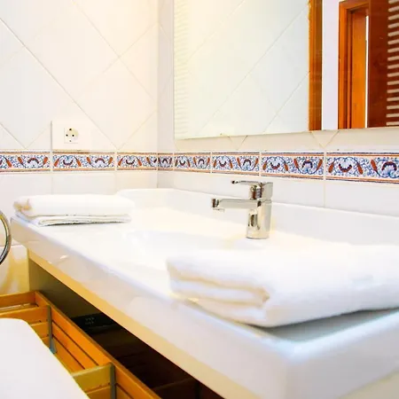 Conil With Heated Pool And Air Conditioning Villa *