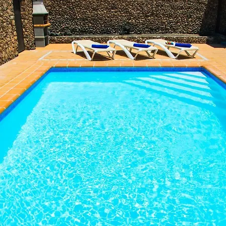 Conil With Heated Pool And Air Conditioning *