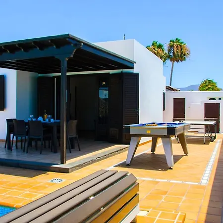 Conil With Heated Pool And Air Conditioning Playa Blanca (Lanzarote)