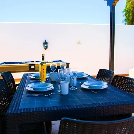 Conil With Heated Pool And Air Conditioning Villa *