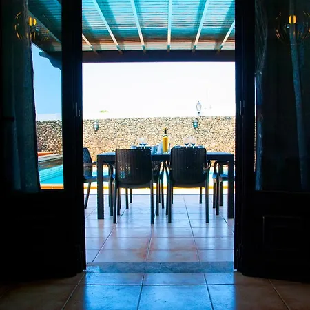 Conil With Heated Pool And Air Conditioning *
