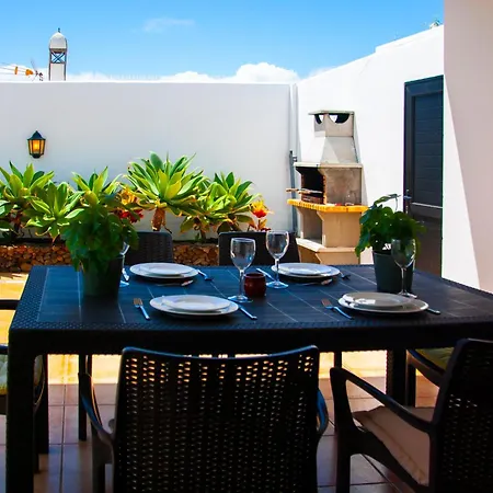 Conil With Heated Pool And Air Conditioning فيلة *