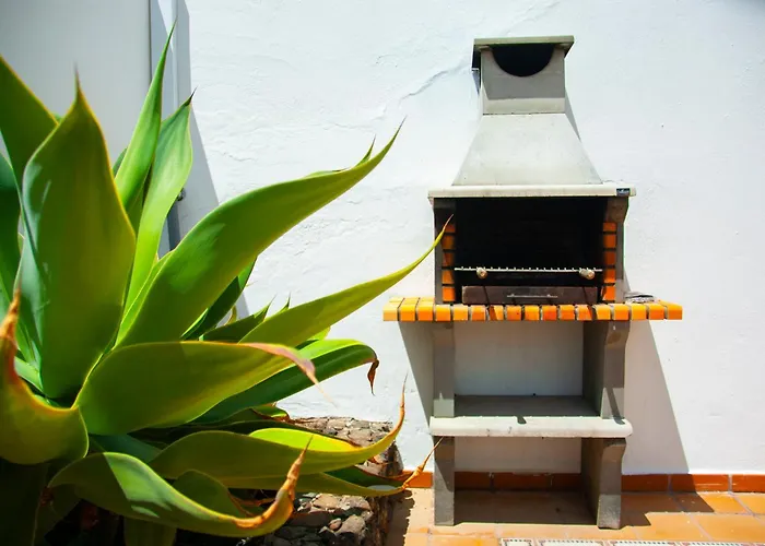 Villa Conil With Heated Pool And Air Conditioning *